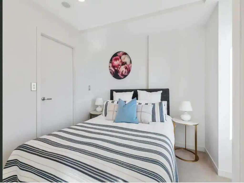 Just Opposite To Sky Tower , 2 Bed 2 Bath In Cbd Lejlighed Auckland Eksteriør billede