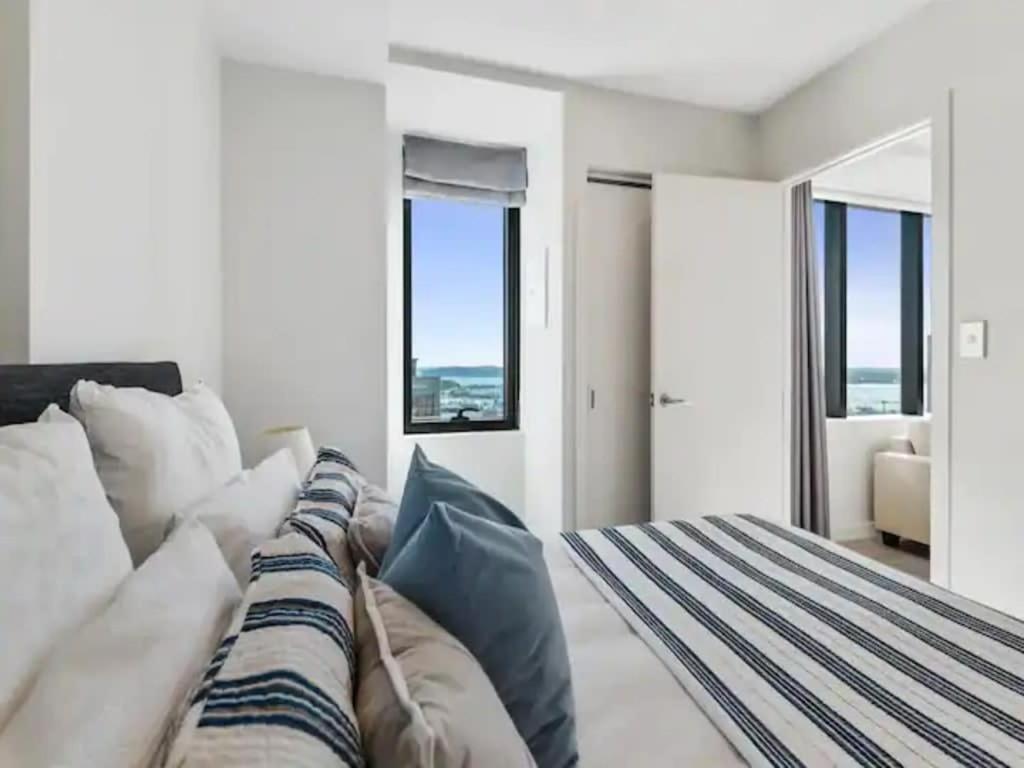 Just Opposite To Sky Tower , 2 Bed 2 Bath In Cbd Lejlighed Auckland Eksteriør billede