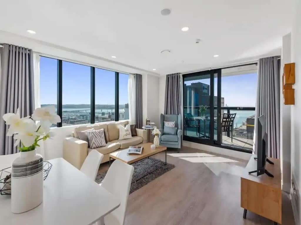 Just Opposite To Sky Tower , 2 Bed 2 Bath In Cbd Lejlighed Auckland Eksteriør billede